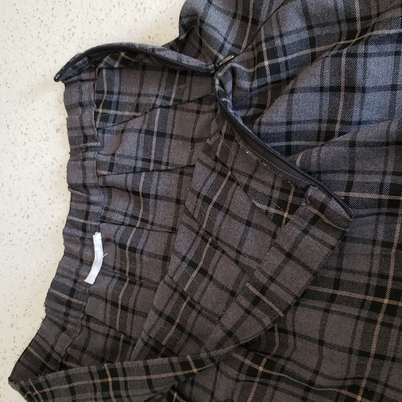 Garage skirt plaid size small - Picture 4 of 4